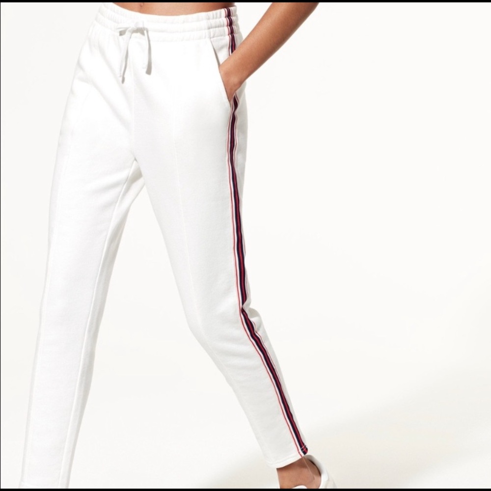 Aritzia TNA the Iconic White Side Leg Stripes Sweatpants